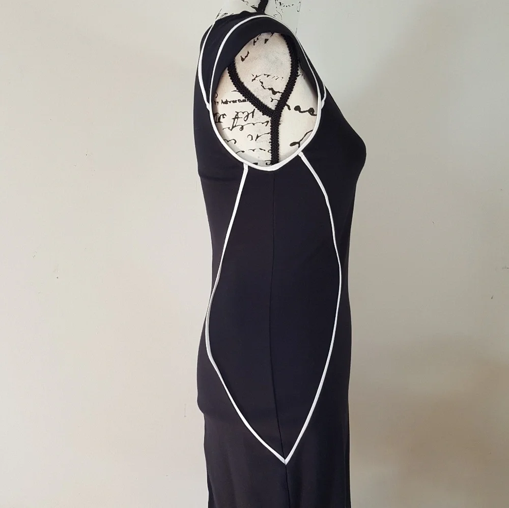 Express black/white knit sheath sleeveless dress